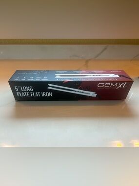 Gem XL Long Plate Flat Iron- NEW in Box!
